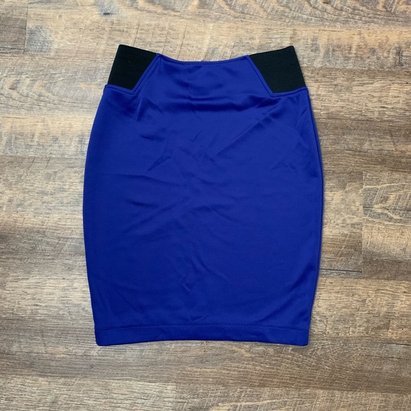 Nicki Minaj | Midi Size Blue Skirt - Picture 2 of 6